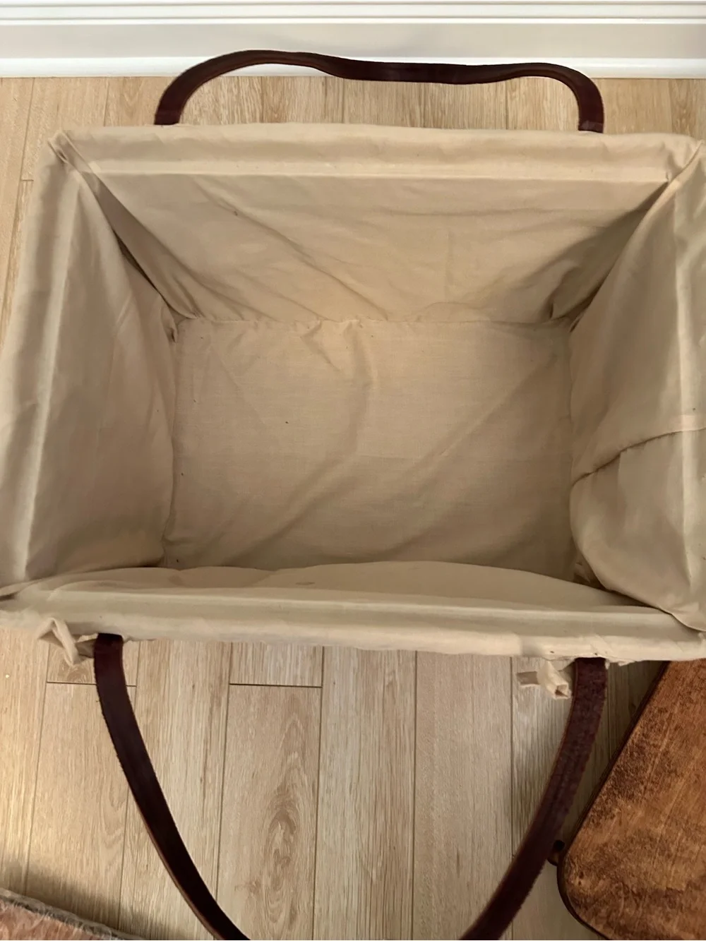 Amish Handwoven Picnic Basket 🧺 with Cream Liner & Brown Leather Handles 🇺🇸